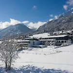 & Oberhofer Aparthotel 4*