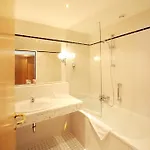 Aparthotel & Oberhofer Telfes im Stubai