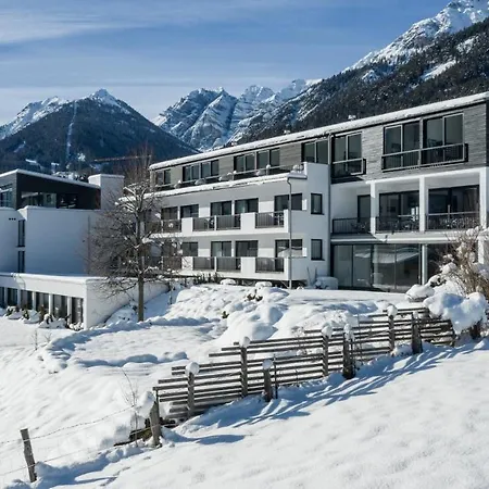 & Oberhofer 公寓式酒店 4*