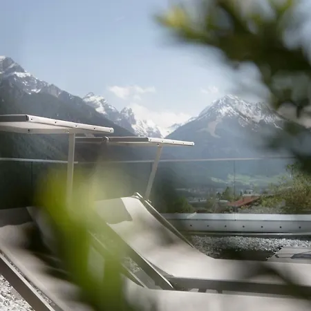 Aparthotel & Oberhofer Telfes im Stubai